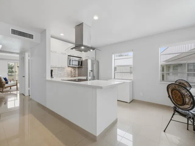 Residence photo 32