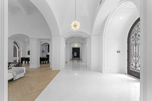 Residence photo 22