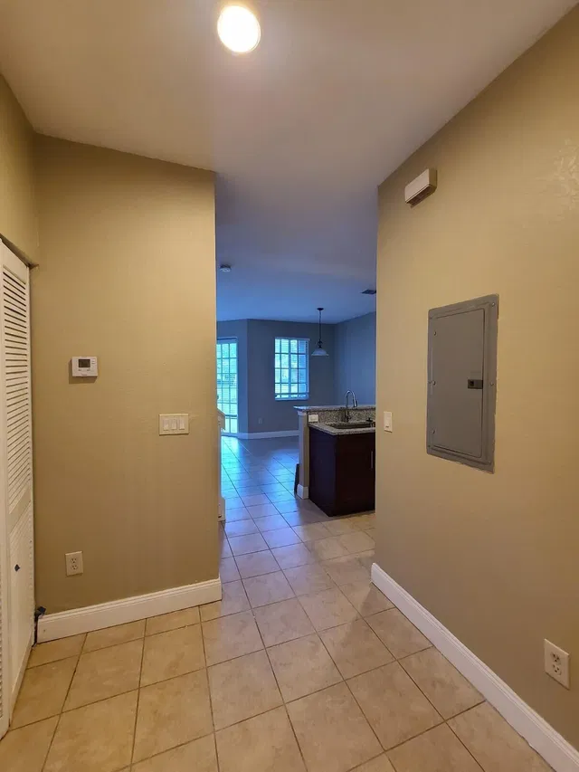 Residence photo 3