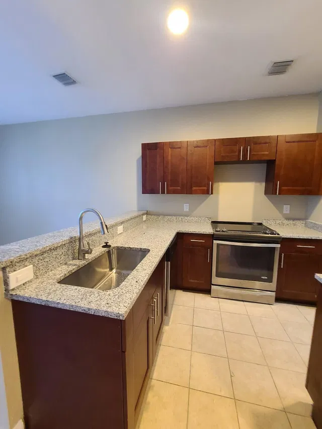 Residence photo 4