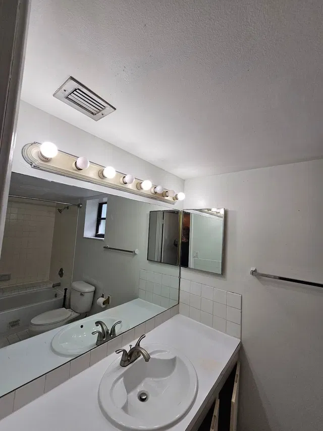 Unit 104 photo 15