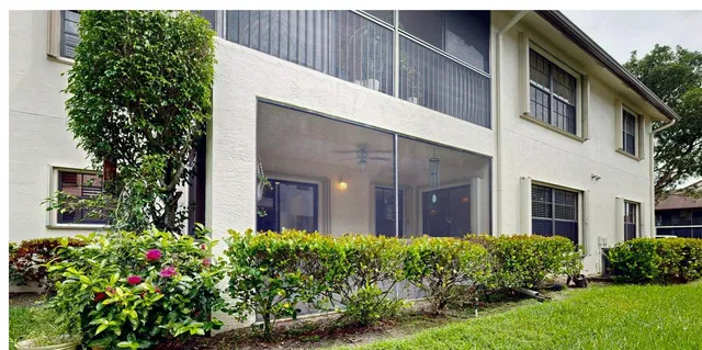 Residence photo 3