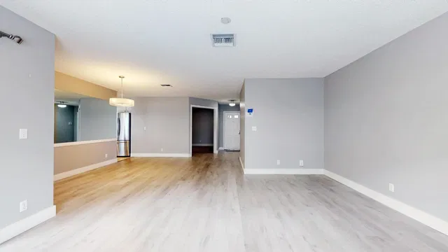 Residence photo 6