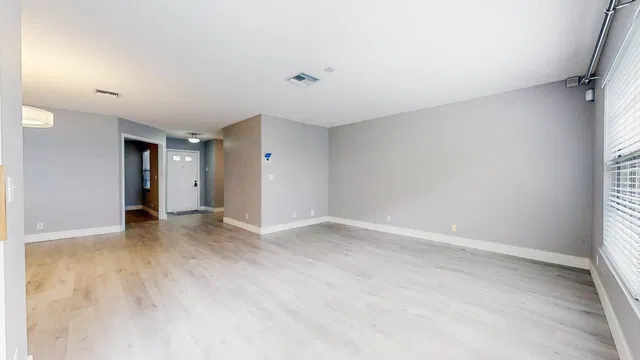 Residence photo 8