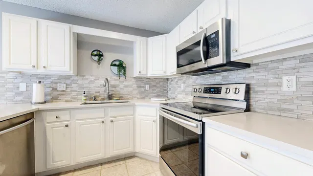 Residence photo 16