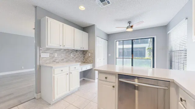 Residence photo 19