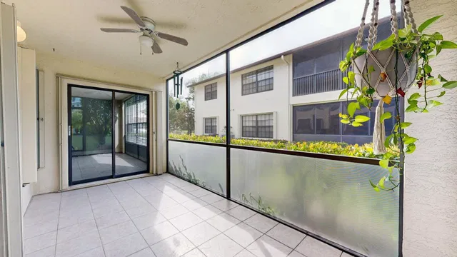 Residence photo 25