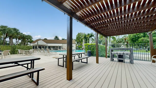 Residence photo 61