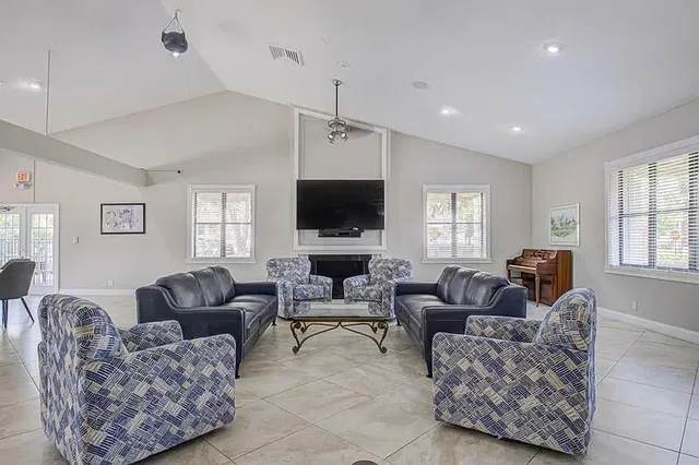 Residence photo 62