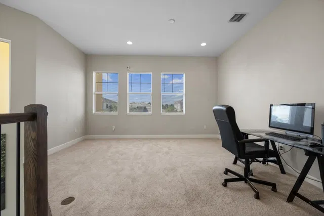  Residence photo 29