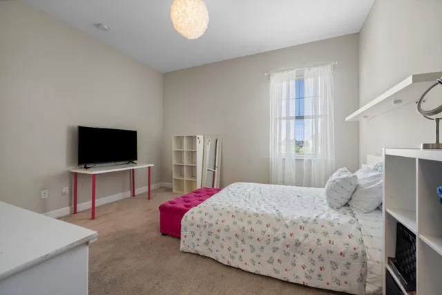  Residence photo 32