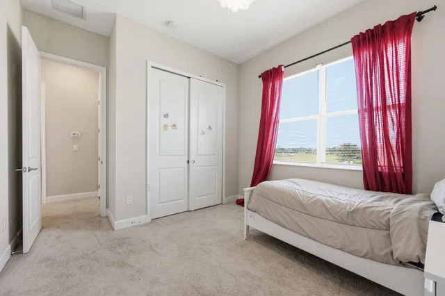  Residence photo 34