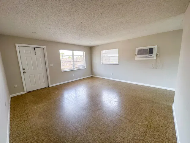  Residence photo 4
