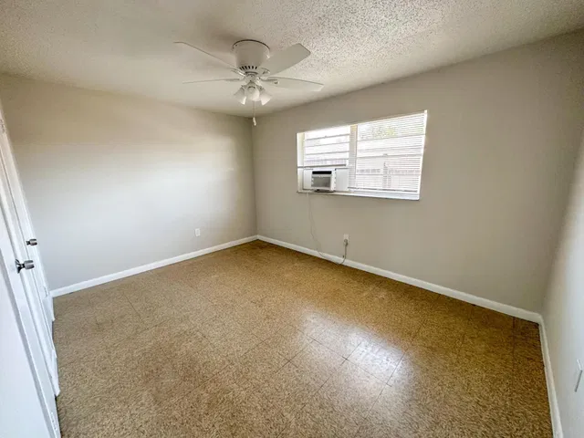  Residence photo 6