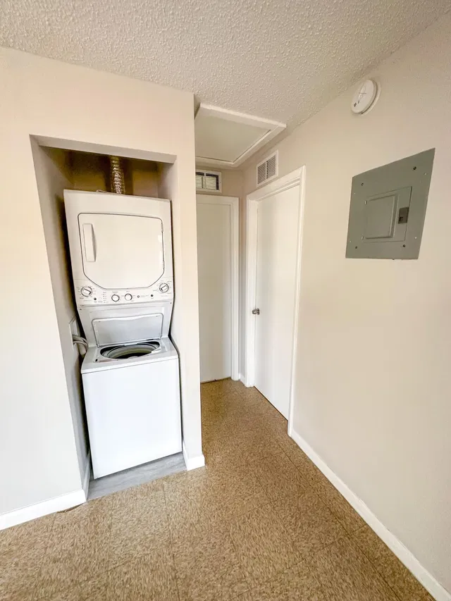  Residence photo 9