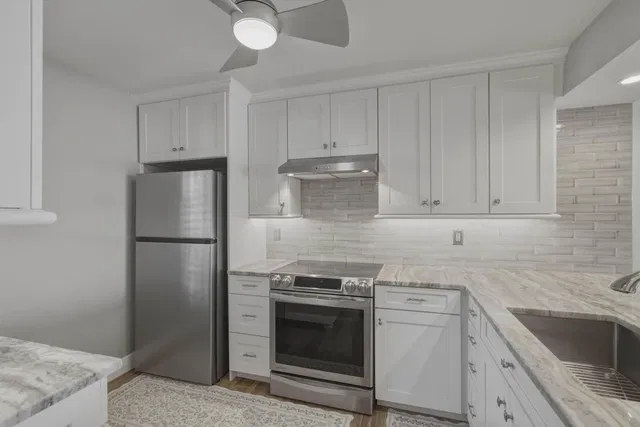  Unit 5-106 photo 11