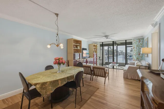 Unit 5-106 photo 17