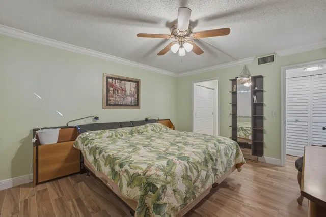  Unit 5-106 photo 25