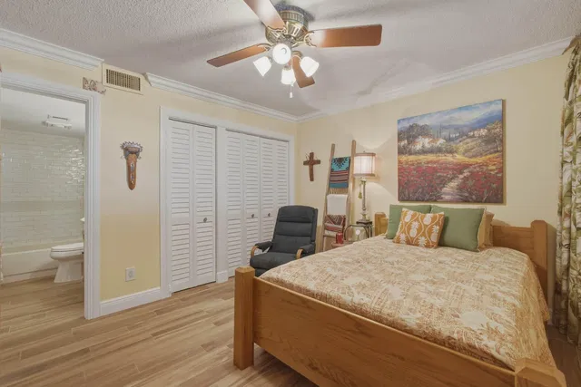  Unit 5-106 photo 31