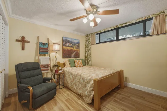 Unit 5-106 photo 32
