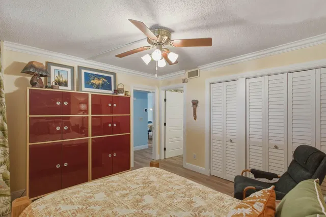  Unit 5-106 photo 33