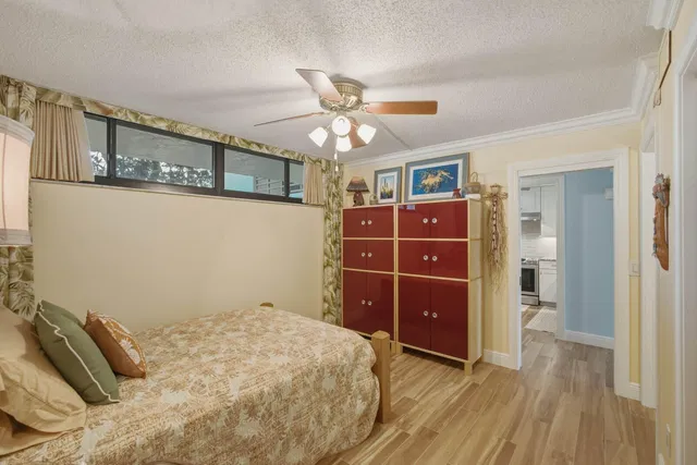  Unit 5-106 photo 34