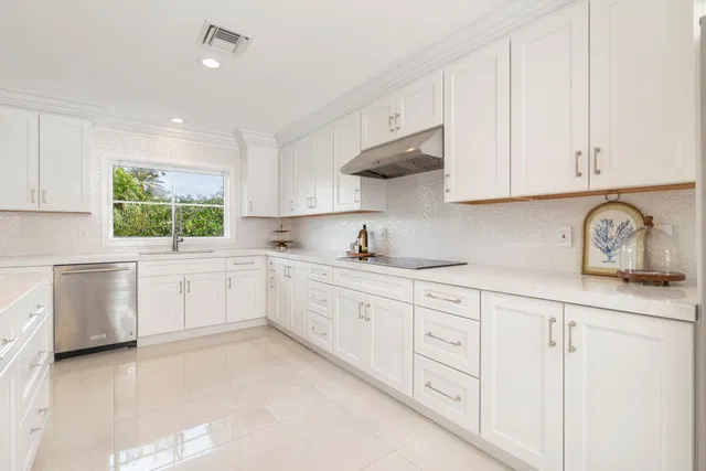 North End Palm Beach Residence photo 8