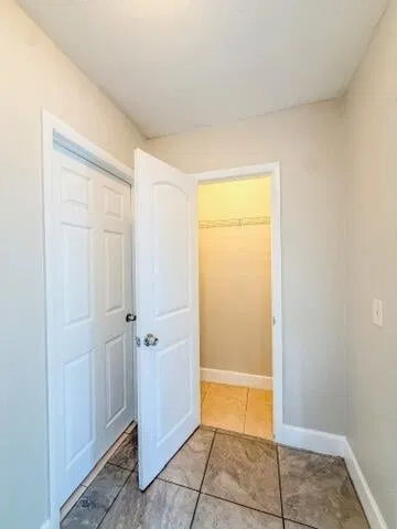 Unit 6 photo 8