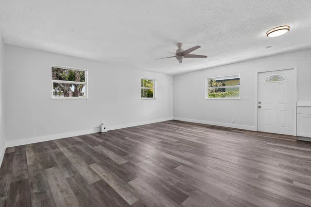 Residence photo 5