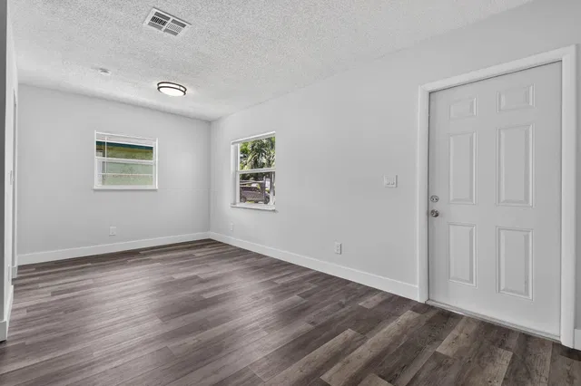 Residence photo 15
