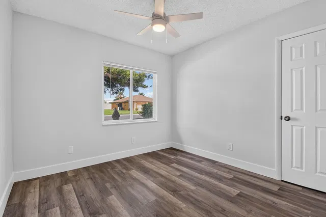 Residence photo 16
