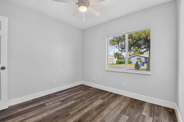 Residence photo 17