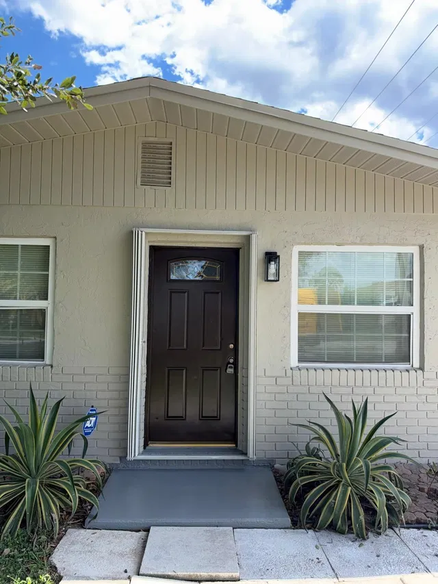 Residence photo 2