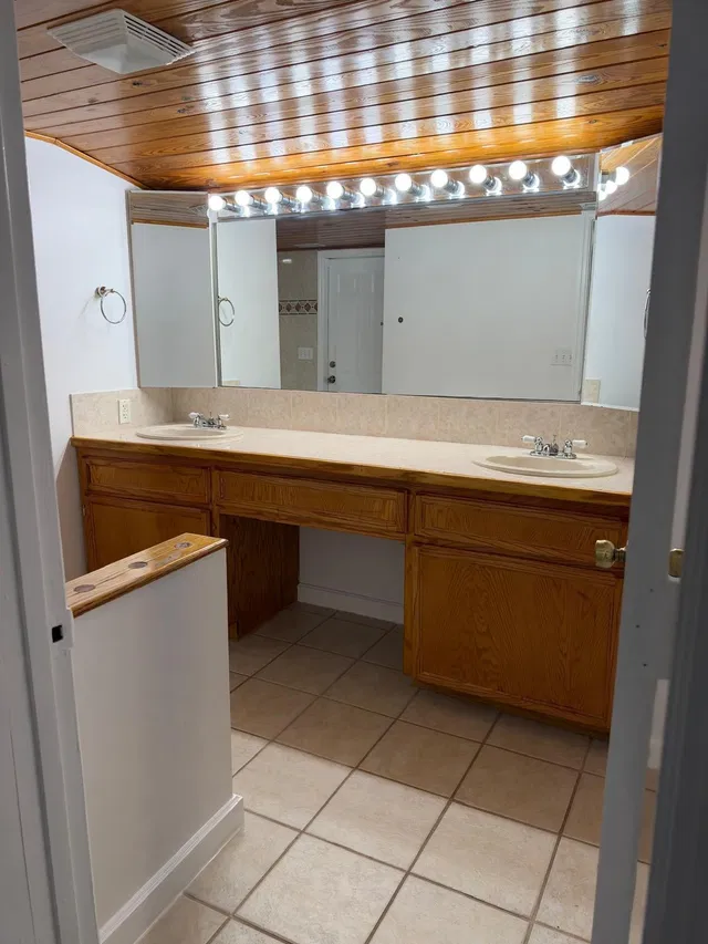 Residence photo 19