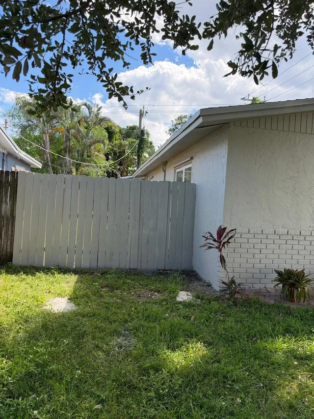 Residence photo 33
