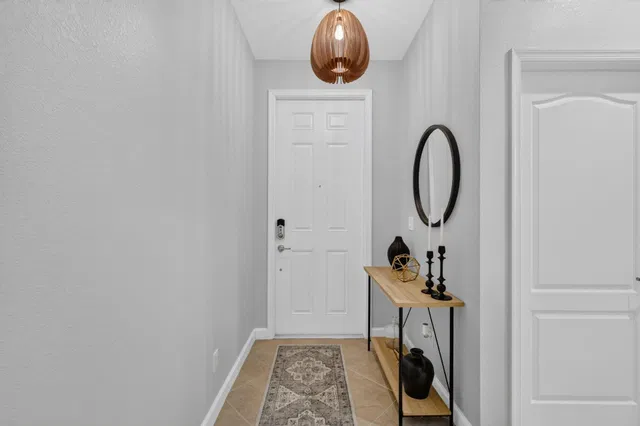 Residence photo 3