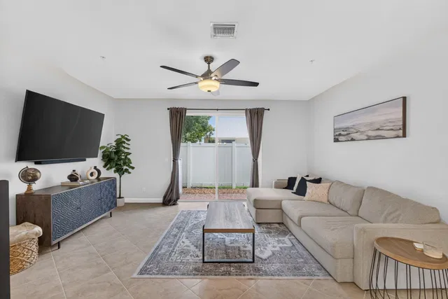 Residence photo 9