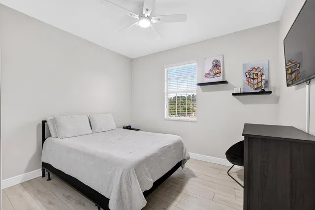 Residence photo 30
