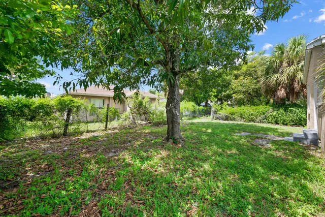  Residence photo 4