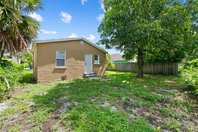  Residence photo 5