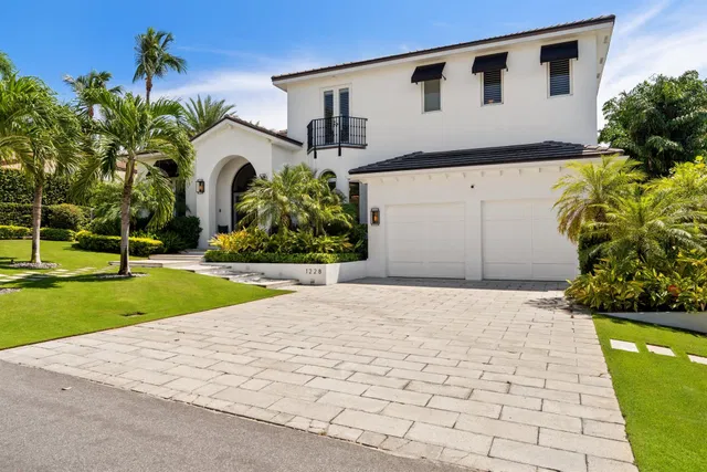 Residence photo 3