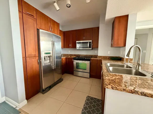  Unit 1114 photo 8
