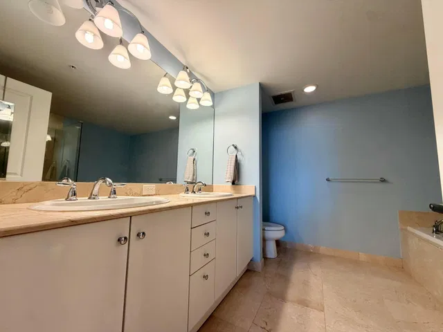  Unit 1114 photo 12