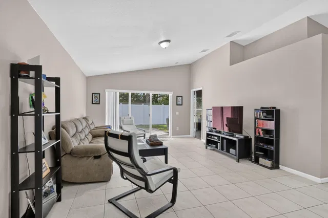 Residence photo 4
