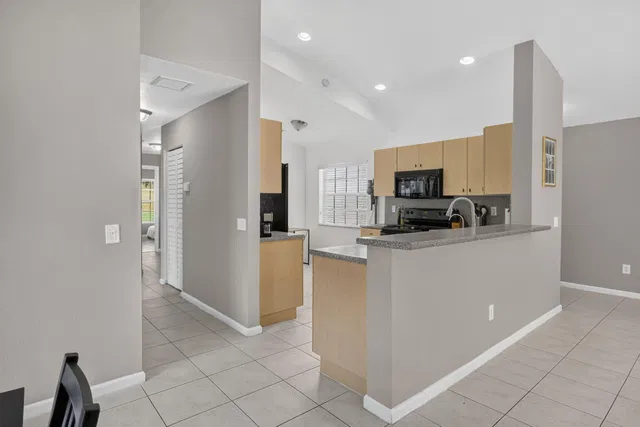 Residence photo 8