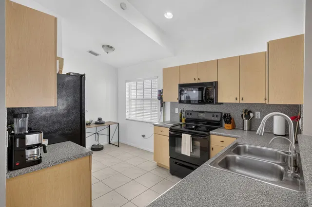 Residence photo 10