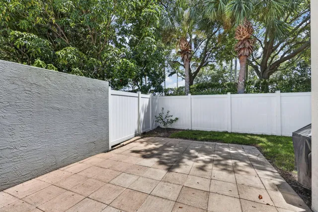 Residence photo 24