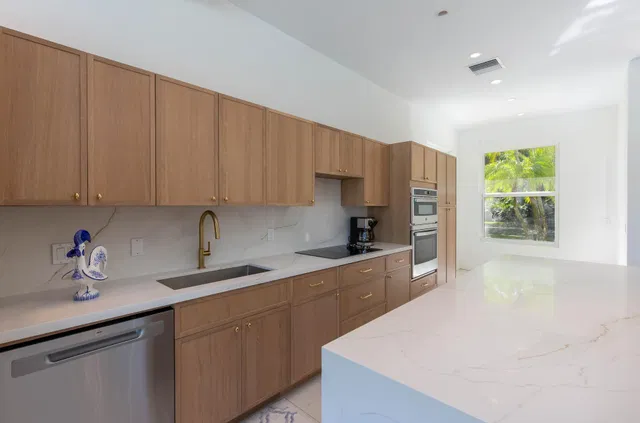  Residence photo 9