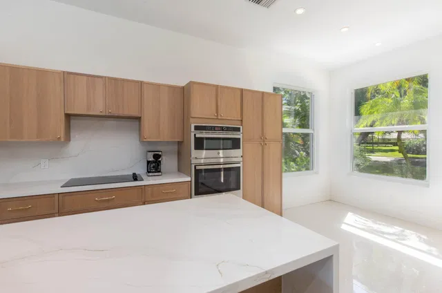  Residence photo 12