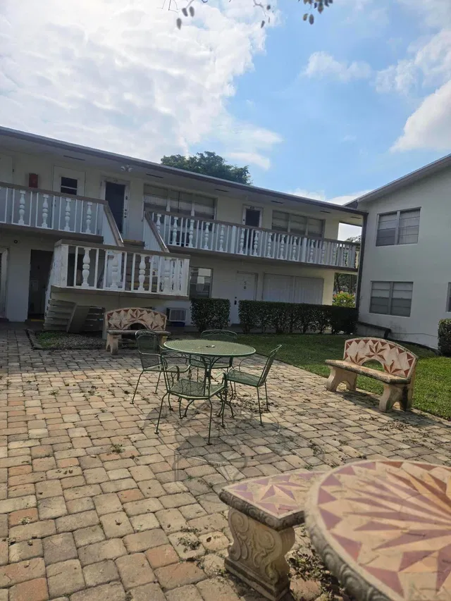  Residence photo 4